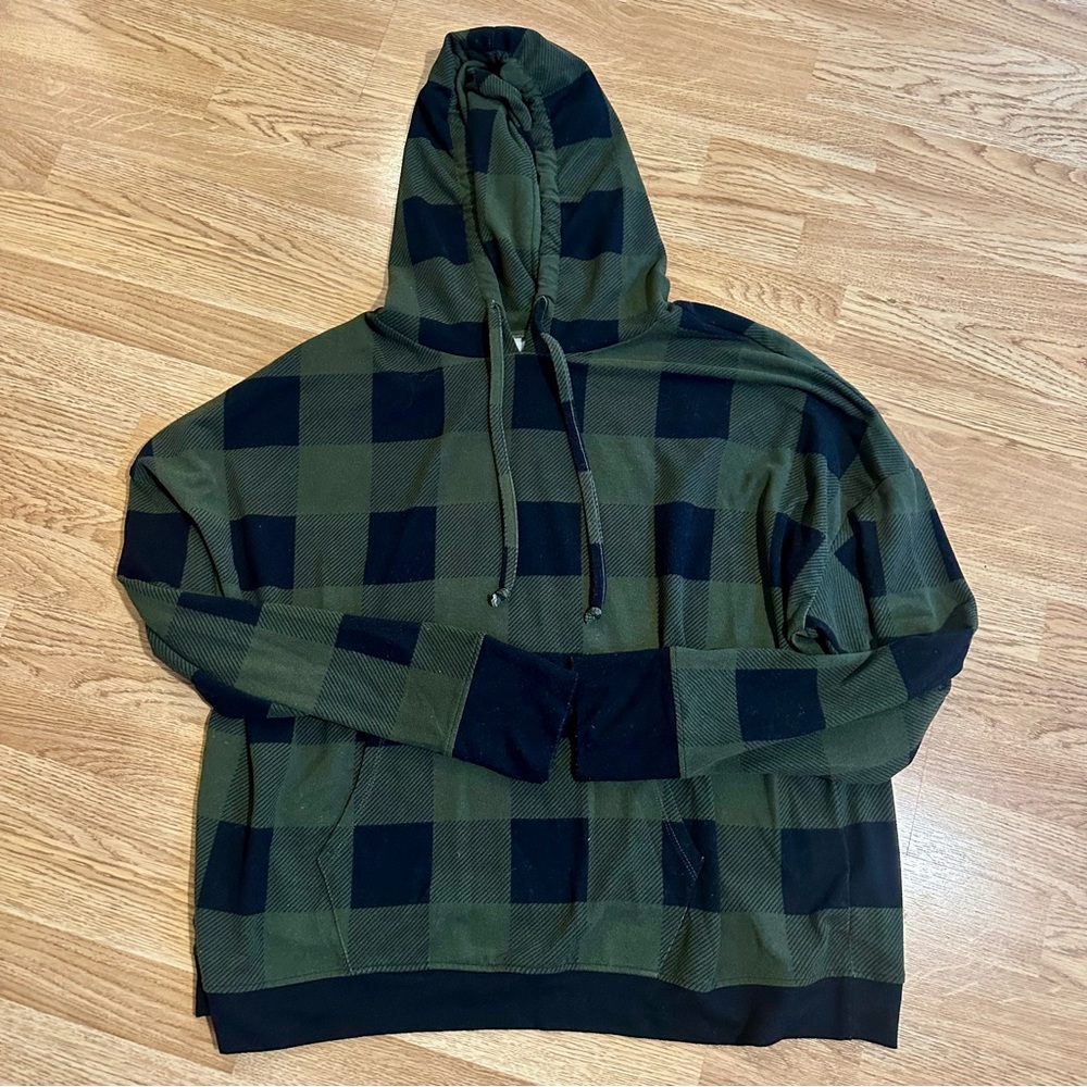 Green and Black Crew Neck Sweater with Plaid Design